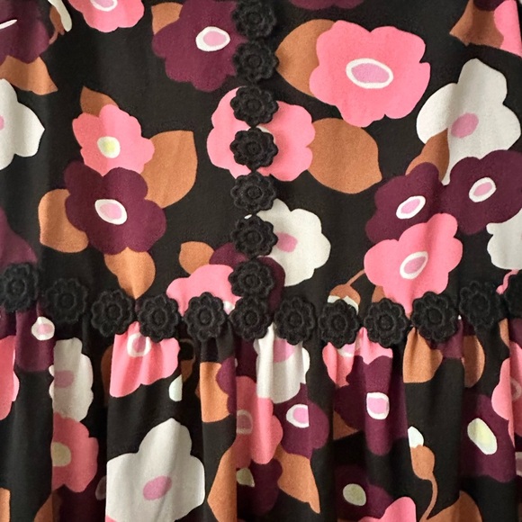 Kate Spade Blooming Floral mini dress. Pink and black floral dress. Size 2 - Picture 5 of 7
